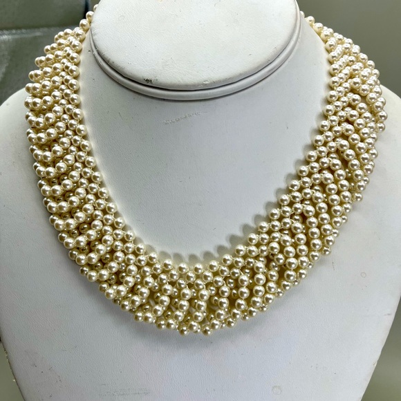 Classic Pearl Necklace and Earring Set - Picture 5 of 7